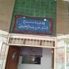 يُعد الدكتور عزيز جبر يوسف الساعدي أحد رواد الحركة المسرحية العراقية الذين جمعوا بين الإبداع الأكاديمي والممارسة الفنية، فكان مؤلفاً ومخرجاً وممثلاً وباحثاً ومدرساً، ترك بصمته في المسرح العراقي ومسرح الطفل والتربية الفنية على امتداد أكثر من خمسة عقود.