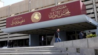 ‏وصول كتابين إلى مجلس النواب صادرين من وزارتي التعليم العالي والتربية تحمل أسماء 30 نائباً متهمين كونهم وصلوا إلى عضوية المجلس بشهاداتٍ مزورة. 