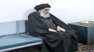 محمد رضا السيستاني: كان من حق والدي أن يصلي على جثمان الراحل علي خامنئي لكن حالته الصحية لا تسمح له بذلك.