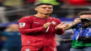 كريستيانو رونالدو بعد خروج البرتغال من كأس العالم: لا أتخذ قراراتي في لحظة انفعال وليس هذا الوقت المناسب للحديث عن الاعتزال الدولي لكنني أؤكد أن هذه كانت آخر مشاركة لي في كأس العالم. كريستيانو رونالدو بعد خروج البرتغال من كأس العالم: لا أتخذ قراراتي في لحظة انفعال وليس هذا الوقت المناسب للحديث عن الاعتزال الدولي لكنني أؤكد أن هذه كانت آخر مشاركة لي في كأس العالم.