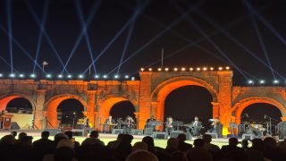 سفير المقام العراقي حسين الأعظمي يتألق في جرش… والمقام العراقي يخطف قلوب الجمهور الأردني بقيادة الدكتور محمد حسين گمر 