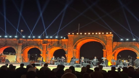 سفير المقام العراقي حسين الأعظمي يتألق في جرش… والمقام العراقي يخطف قلوب الجمهور الأردني بقيادة الدكتور محمد حسين گمر