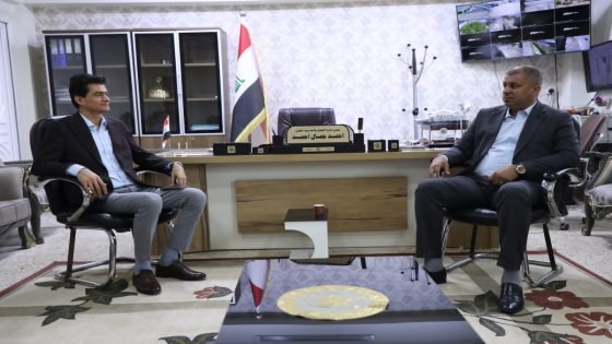 بحث مدير دائرة العمل والتدريب المهني أحمد جمال مع مدير شركة أسود البراري للخدمات الأمنية التحضيرات الخاصة بالمتدربين من أبناء المحافظة والذين يبلغ عددهم أكثر من خمسمئة شاب