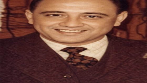 الدكتور نزار بأقر الحسني مواليد العراق بغداد الكاظمية. ١٩٣٤  استشاري واستاذ جراحة الصدر في كلية طب بغداد